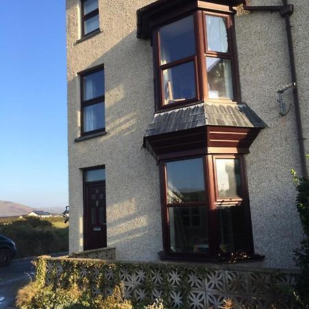 First Floor Apartment With Mountain Views Tywyn Exteriör bild