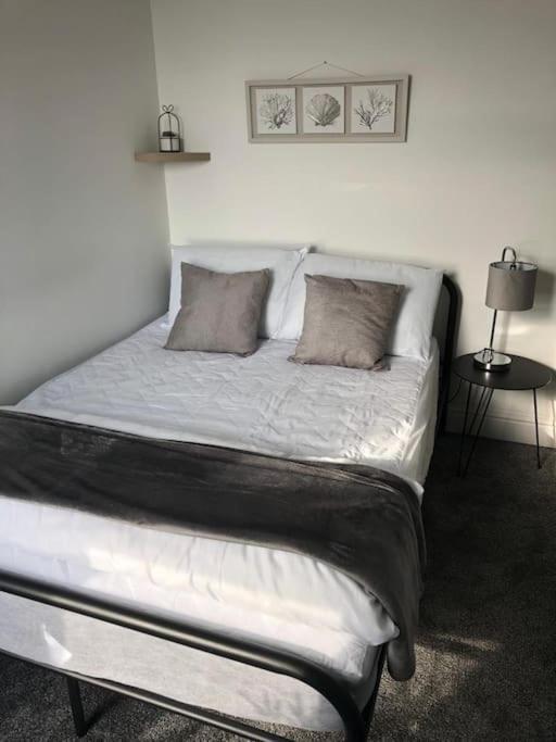 First Floor Apartment With Mountain Views Tywyn Exteriör bild
