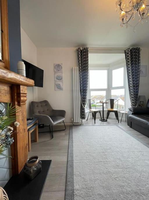 First Floor Apartment With Mountain Views Tywyn Exteriör bild