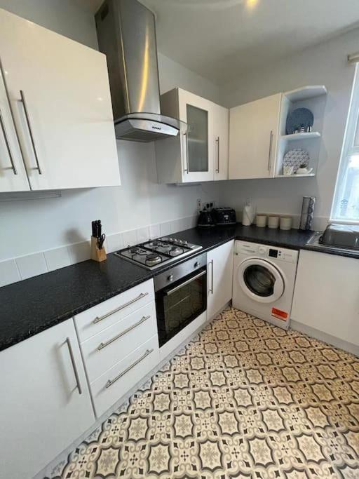 First Floor Apartment With Mountain Views Tywyn Exteriör bild