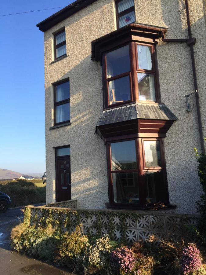 First Floor Apartment With Mountain Views Tywyn Exteriör bild